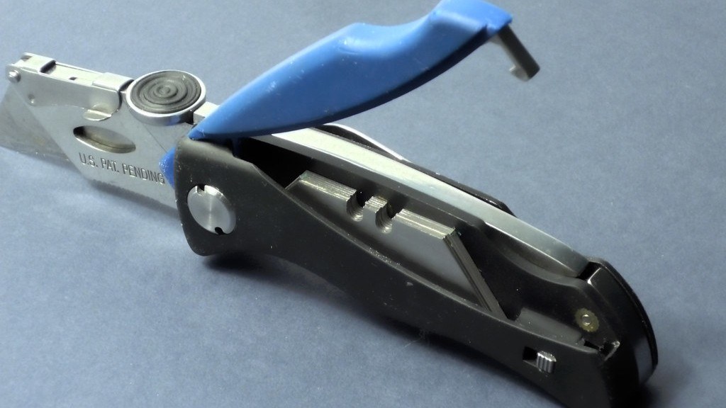 How to use chain pliers?