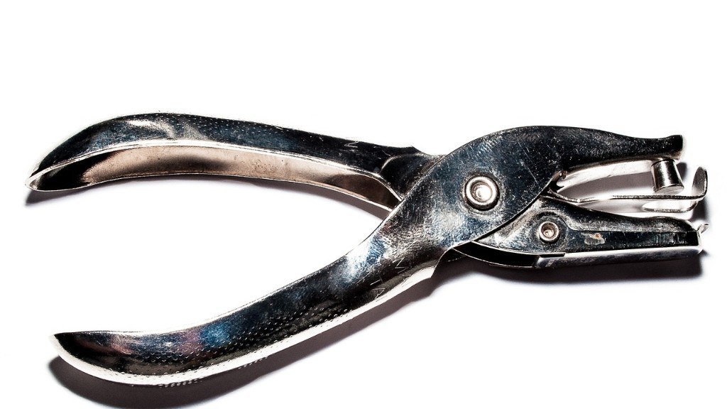 How to strip electrical wire with pliers?